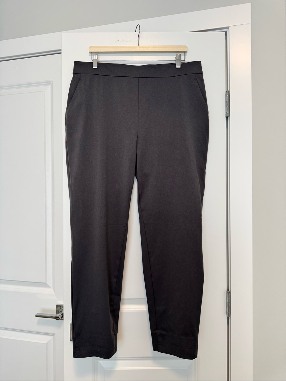 Ministry of Supply Women's Kinetic Pull-On Pant - Charcoal